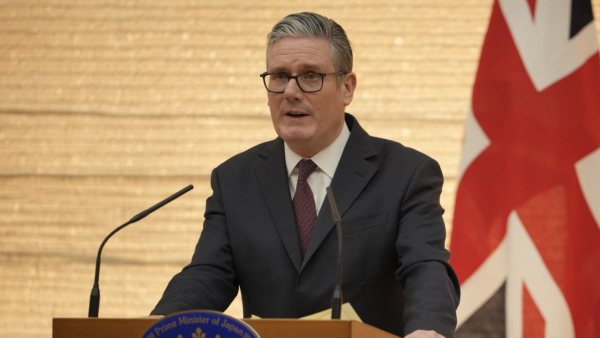 Crisis en Reino Unido: Renuncia ministro clave de Starmer y crece presión para que deje el poder