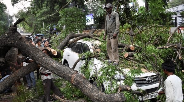 India reporta 111 muertos por las fuertes tormentas en Uttar Pradesh