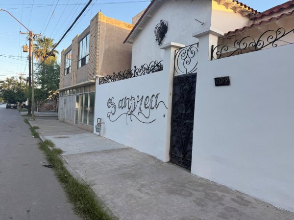 Nuevamente grafitean casa de Javier Corral Jurado, exgobernador de Chihuahua