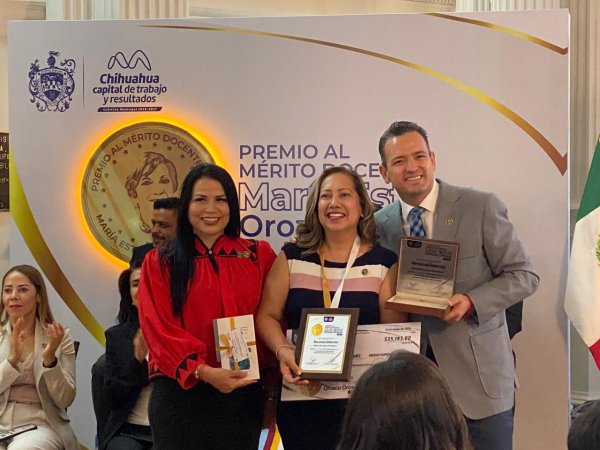 Reconocen a docentes con el Premio Municipal Esther Orozco Orozco 2026
