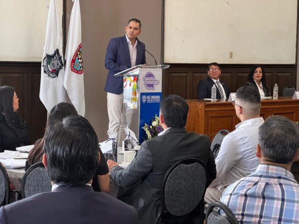 Encabeza Gilberto Loya festejo a académicos del IESP; Reconoce SSPE labor de docentes en su día