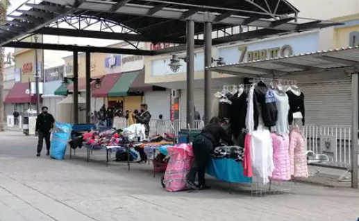 Comercio informal en la mira: Canaco calcula 100 ambulantes en calle Libertad y busca su regularización