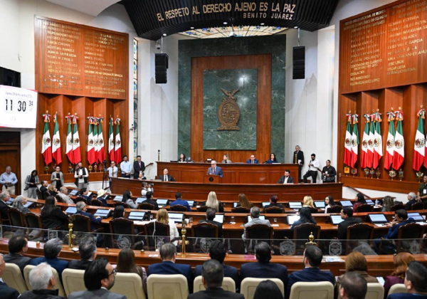 Rocha Moya intentó ocultar datos de vuelos y vehículos oficiales antes de pedir licencia en Sinaloa