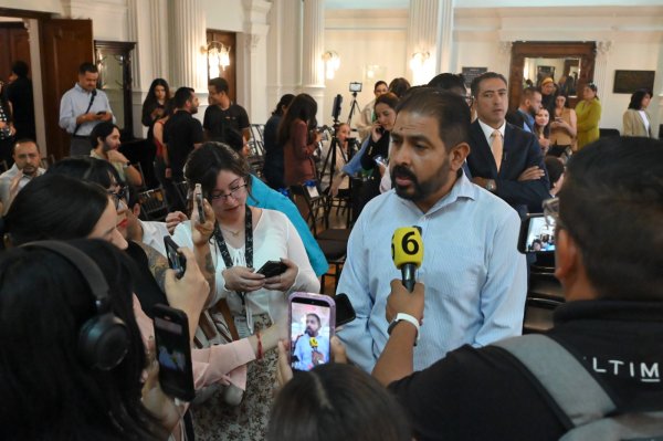 Secuestro del transporte público no detendrá a las y los chihuahuenses para marchar: Hugo González