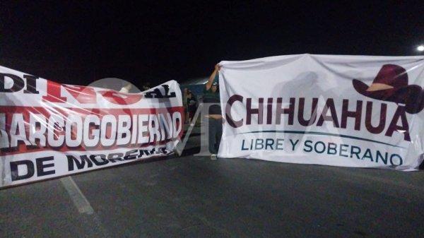 Cierran carretera a la altura de Lázaro Cárdenas para evitar llegada de acarreados a marcha contra Maru