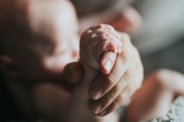 Abandonan en el Estado de México a un bebé en un taxi de aplicación
