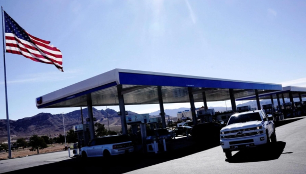 Gasolina en Estados Unidos ha subido 51% por guerra en Irán