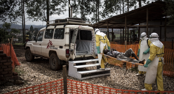 EU evacua de RDC a un estadounidense contagiado de ébola