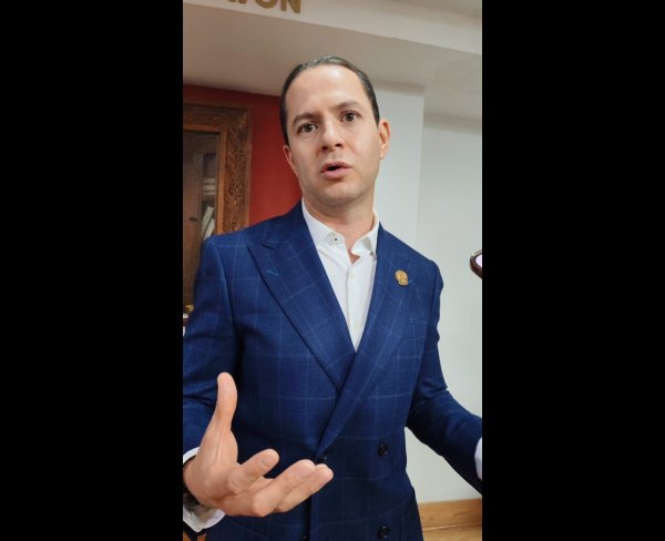 Ariadna debutó terrible en el narcopartido, Andy evadió tema de Rocha: José Luís Villalobos