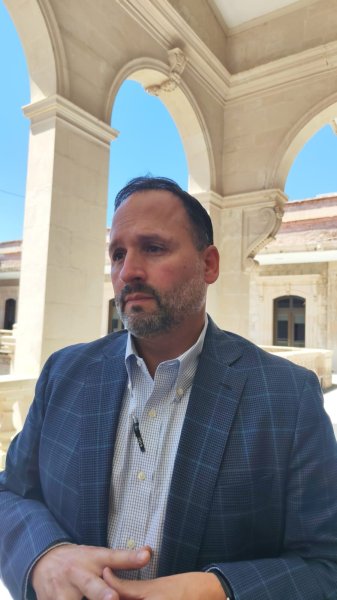 Habrá que cruzarlo con el padrón de Bienestar, no vayan a estar usando firmas que son para otra cosa: Santiago De la Peña