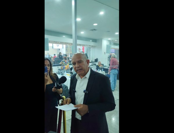 No limita la ley firmas para juicio político, se legitima más: Cuauhtémoc Estrada
