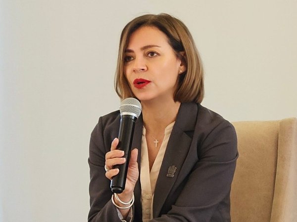 Defiende Isela Martínez identidad chihuahuense y apoyo a la gobernadora