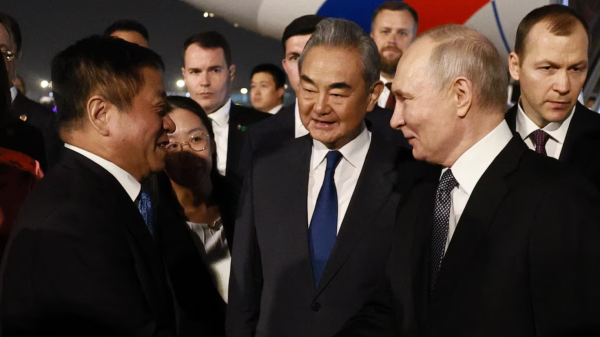 Putin llega a China para reunirse con Xi Jinping... solo unos días después de la visita de Trump