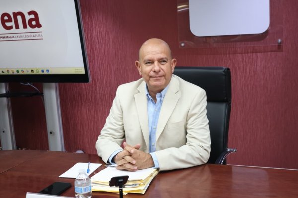 Cuauhtémoc Estrada espera que Ariadna dé pautas para firmas, no el anuncio de Loera