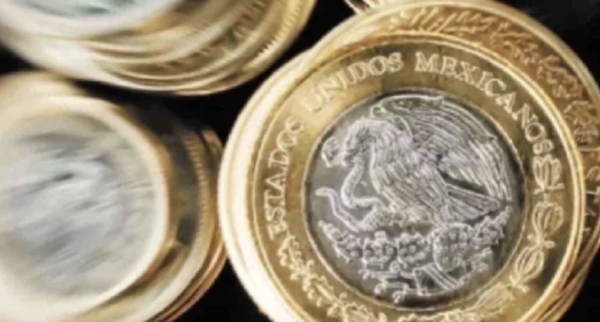 Peso mexicano se aprecia frente al dólar por descenso en los precios del petróleo