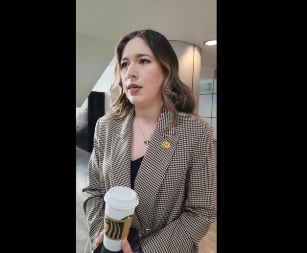 Mientras marcha Morena, Alma Portillo logra agua potable para comunidad de Parral luego de 10 años