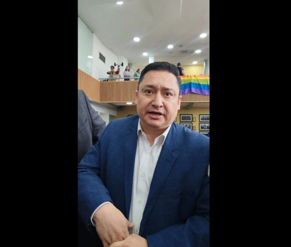 Alfredo Chávez señala que manifestación LGBT busca desviar la atención de narcogobernadores de Morena