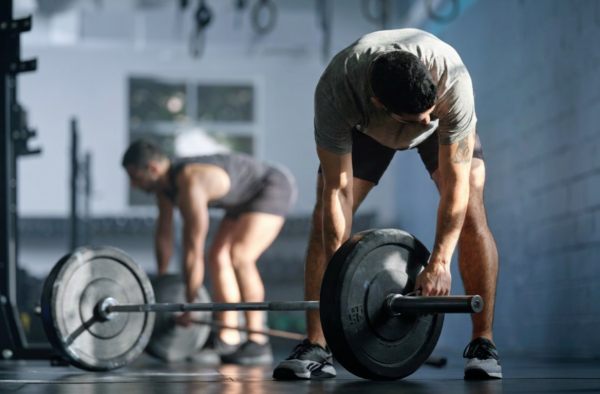 ¿Semilleros neonazis? Desvelan el 'modus operandi' que capta a 'gym-bros' en Latinoamérica