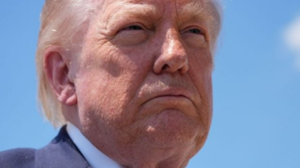Trump amenaza el envío de remesas; alertan de “catástrofe” para México