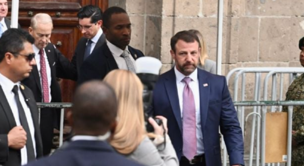 Sheinbaum recibe a Markwayne Mullin, secretario de Seguridad Nacional de EU