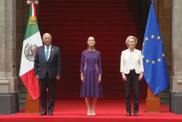 Representantes de la Unión Europea arriban a Palacio Nacional para participar en la cumbre bilateral con México