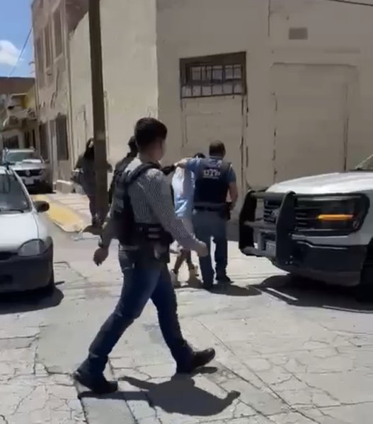 Detienen a hombre en el Centro de la ciudad; trascendió posible relación con robos a Oxxos