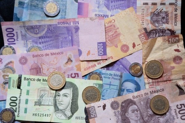 Ingresos de mexicanos disminuyen por segundo año consecutivo