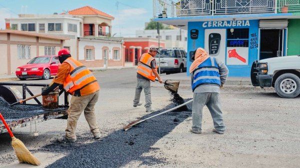 Municipio continúa con programa permanente de bacheo en avenidas principales de Camargo