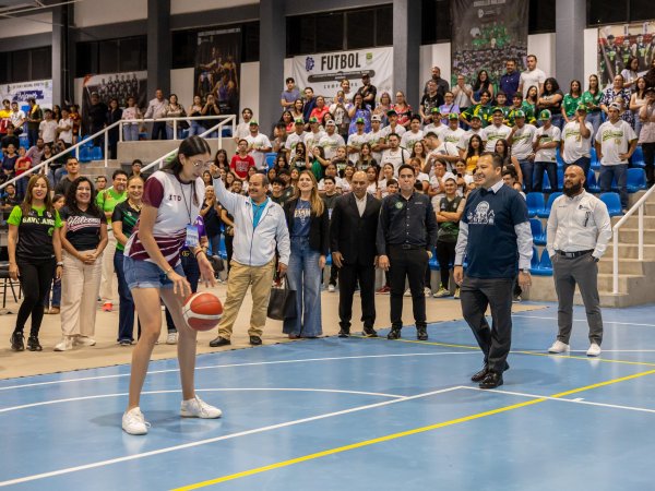 Tecnológico de Delicias sede del Prenacional Deportivo; Jesús Valenciano da bienvenida a 800 jóvenes