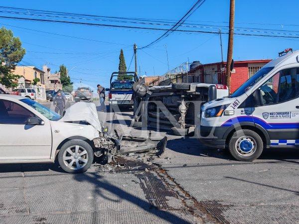 Omiten su alto, chocan y vuelcan en la Campesina