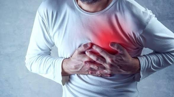 Estrés y malos hábitos influyen en incremento de paros cardiacos: Cruz Roja