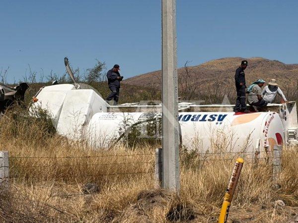 Vuelca pipa en carretera a Delicias, no hay lesionados