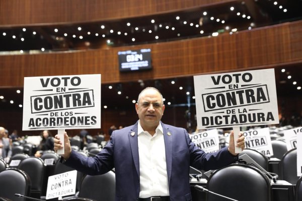 Defiende Noel Chávez la democracia y vota en contra de la Reforma al Poder Judicial en San Lázaro