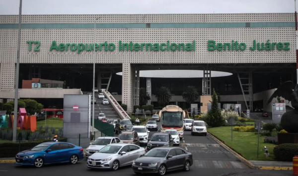 Estallido en el aeropuerto; varios marinos heridos