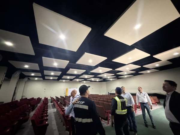 Recorren Jesús Valenciano y Jorge Chanez el Centro de Convenciones para impulsar su remodelación