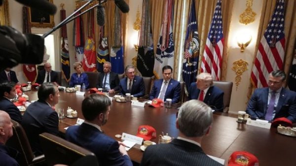 “Van muy bien las negociaciones con Irán”, insiste Donald Trump