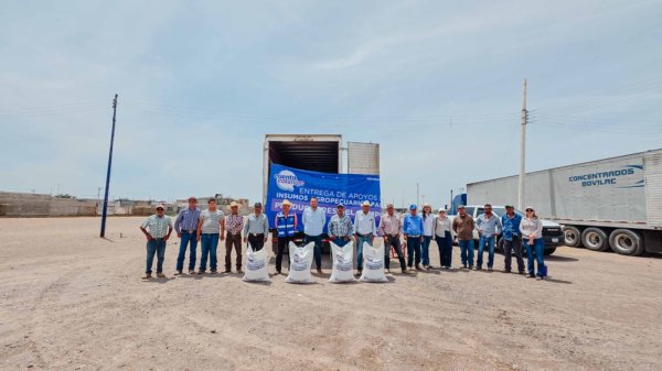 Gobierno Municipal y Gobierno del Estado respaldan al campo camarguense con entrega de maíz rolado y molido