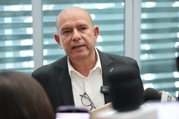 Error en formato de juicio político no frena procedimiento: Cuauhtémoc Estrada