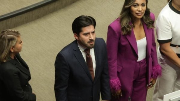 Omar López Campos asume la curul en el Senado de Enrique Inzunza