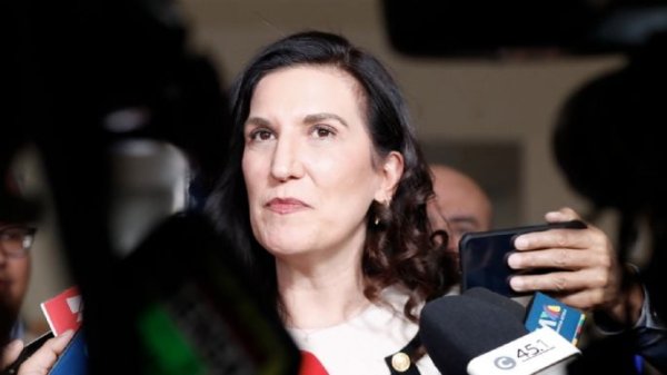 Posponer discusión sobre injerencia es una oportunidad para perfeccionar la ley: López Rabadán