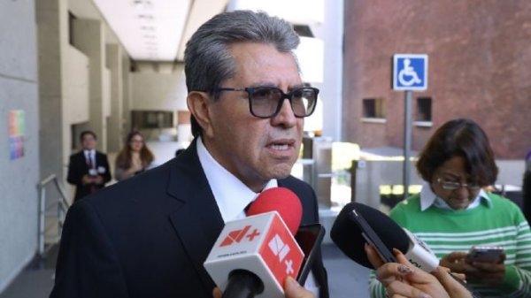 Monreal defiende a Zenyazen Escobar tras su discusión con diputado priista: 