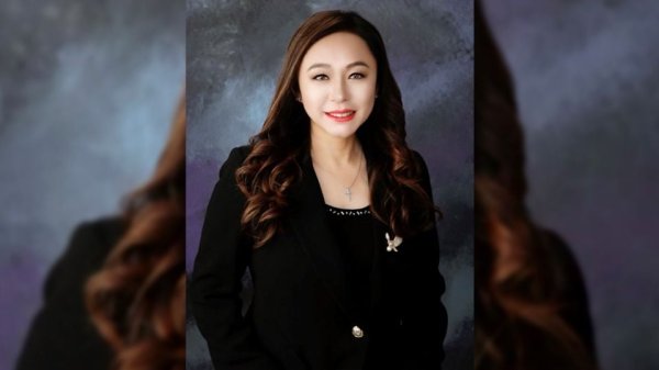 Exalcaldesa de California se declara culpable de actuar como agente secreto de China