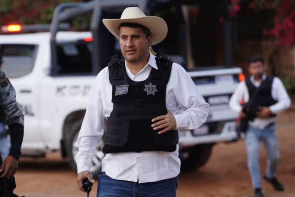 Fiscal de Michoacán asegura que celular de Carlos Manzo ya no es clave en la investigación