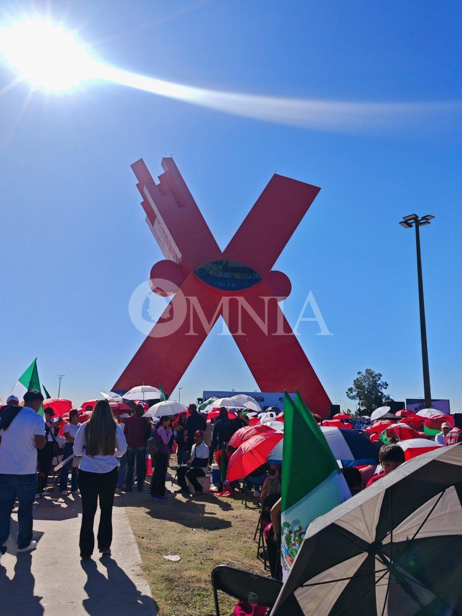 Inicia concentración en la X para la transmisión del 2do informe de Claudia Sheinbaum