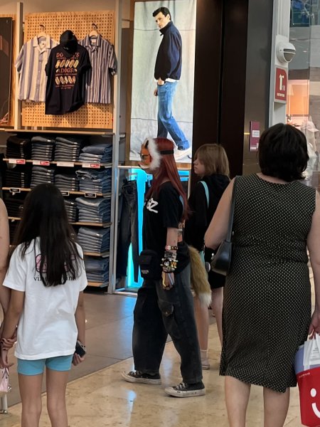 Captan a una therian en el Mall